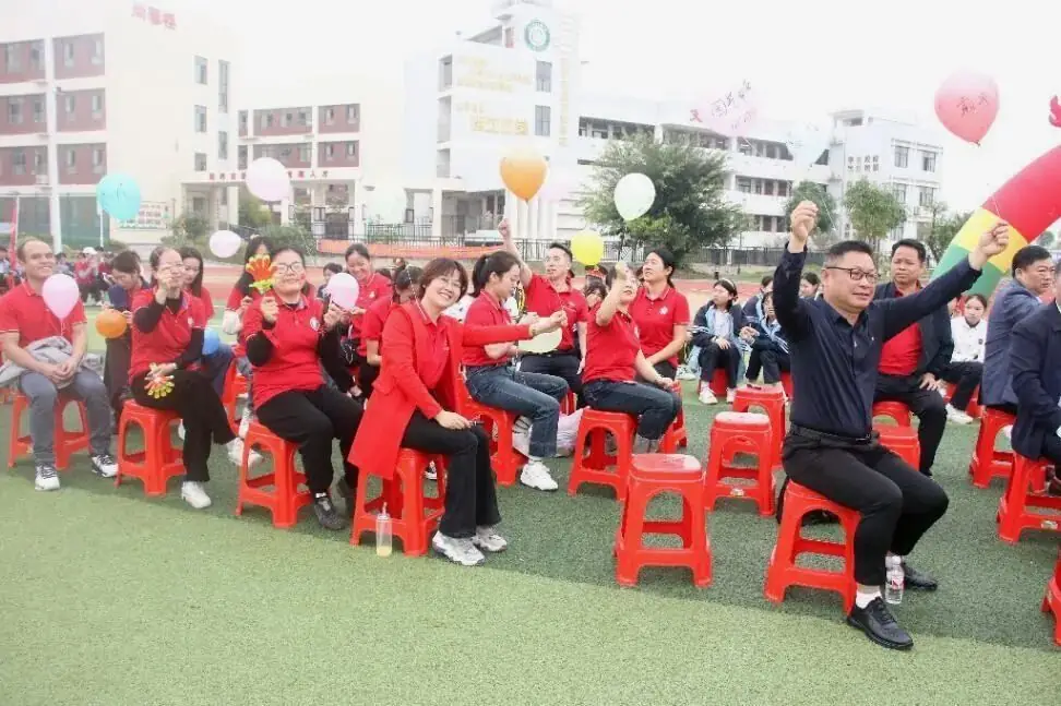 奋战百日赢中考 园艺振翅铸辉煌——南宁市园艺路学校2024年中考百日誓师大会-第107张图片-四季读书网