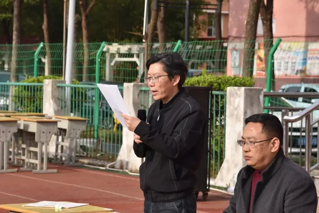 点燃激情 赢战高考——我校邀请方可教育金牌讲师刘勇作励志演讲-第8张图片-四季读书网