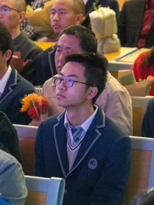 十八志,战高考 | 云南师范大学实验中学高2024届十八岁成人礼暨高考誓师大会-第27张图片-四季读书网