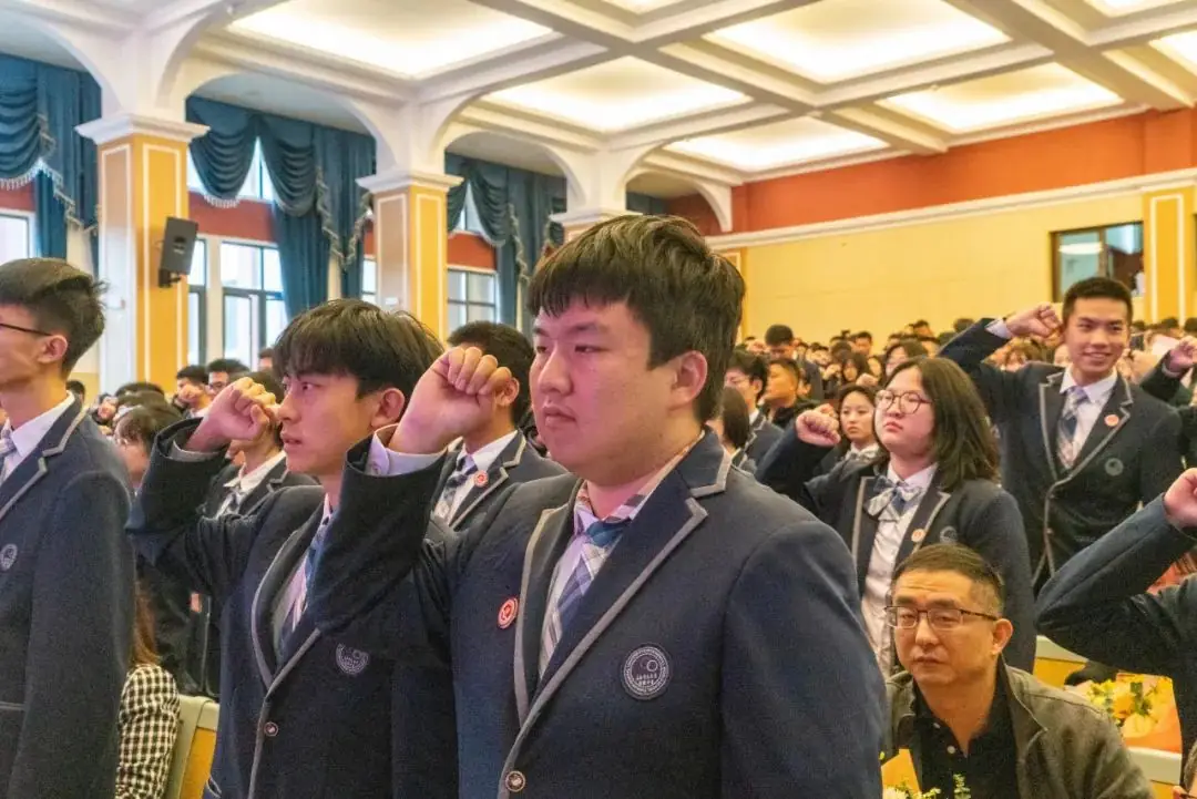 十八志,战高考 | 云南师范大学实验中学高2024届十八岁成人礼暨高考誓师大会-第80张图片-四季读书网