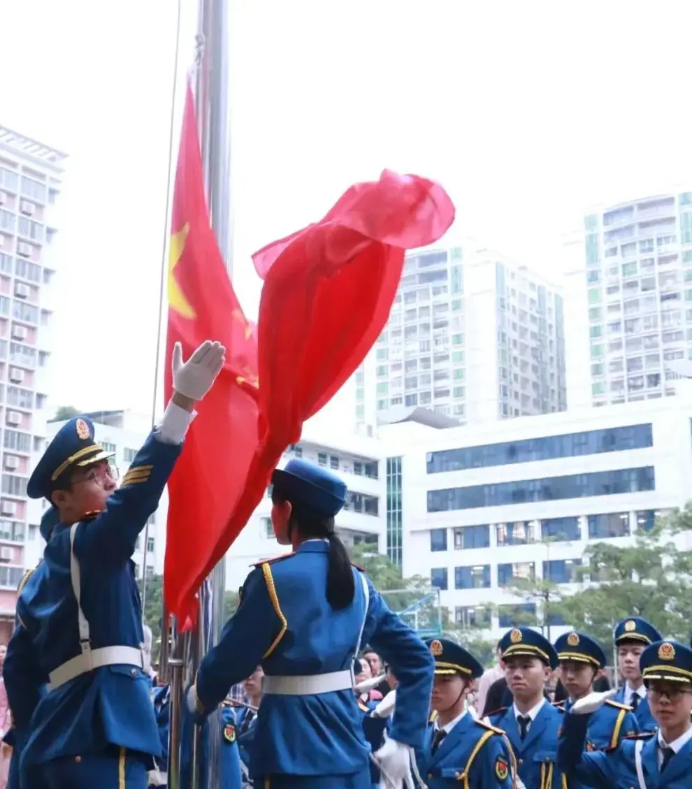 热辣滚烫迎中考,奋战百日铸辉煌 ——湛江市港城中学2024届百日誓师大会-第10张图片-四季读书网 热辣滚烫迎中考,奋战百日铸辉煌 ——湛江市港城中学2024届百日誓师大会-第10张图片-四季读书网