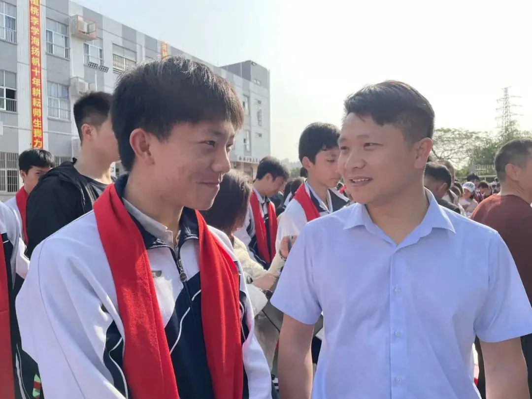 培英文武实验学校隆重举行2024届中考百日冲刺誓师大会-第30张图片-四季读书网 培英文武实验学校隆重举行2024届中考百日冲刺誓师大会-第30张图片-四季读书网