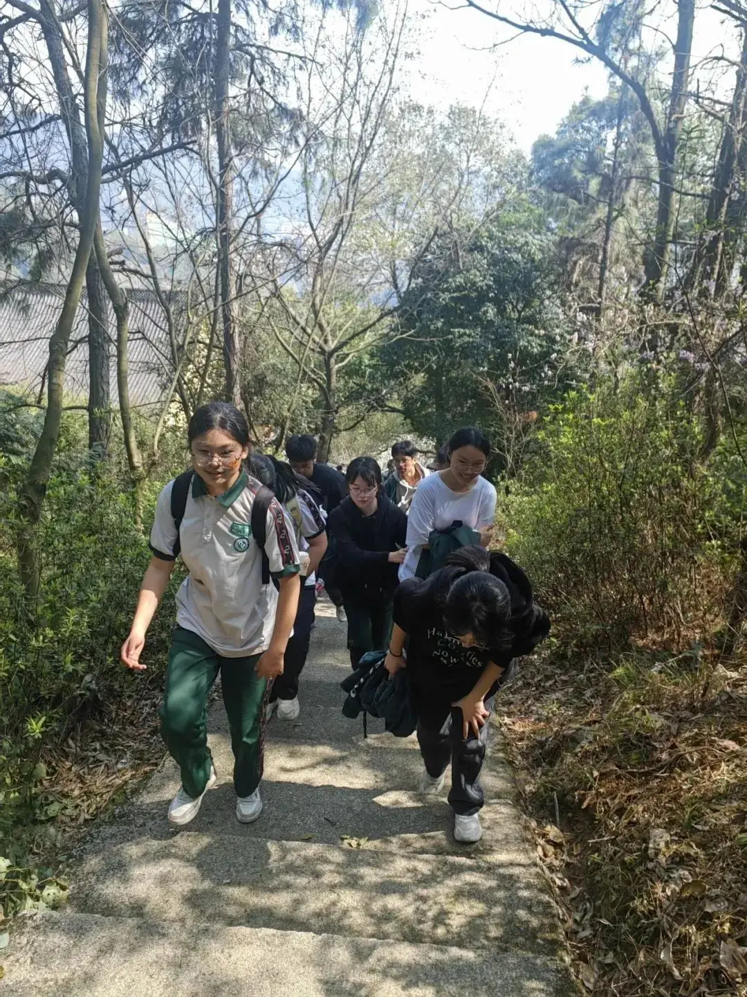 齐心励志行,滚烫向未来——2024迎中考百日系列活动之三-第24张图片-四季读书网 齐心励志行,滚烫向未来——2024迎中考百日系列活动之三-第24张图片-四季读书网