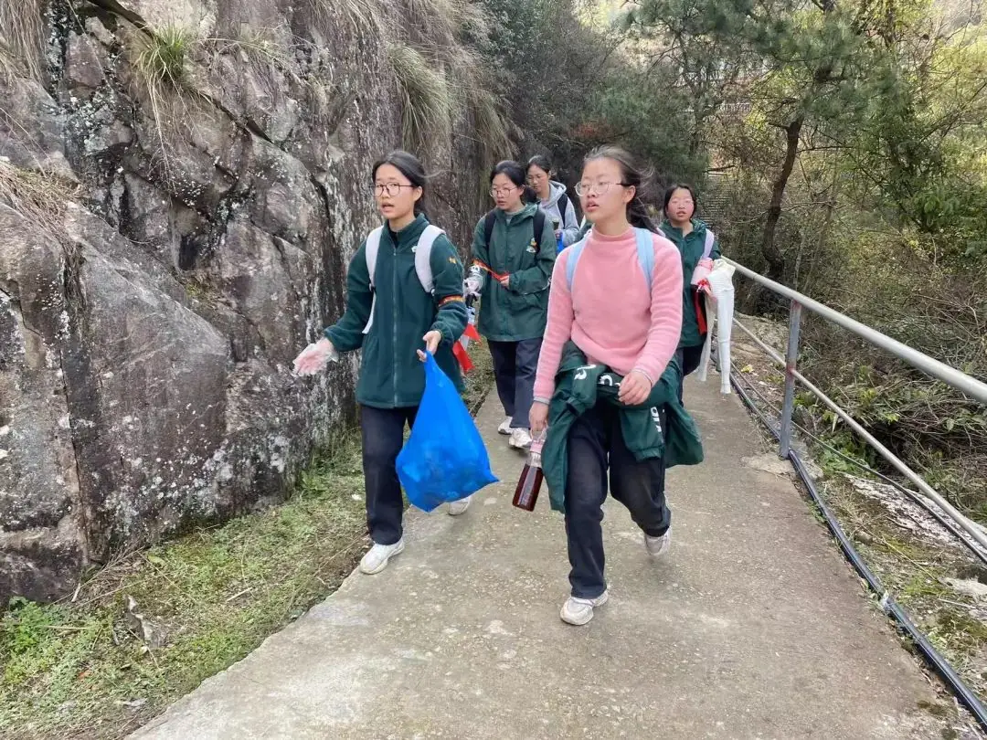 齐心励志行,滚烫向未来——2024迎中考百日系列活动之三-第26张图片-四季读书网 齐心励志行,滚烫向未来——2024迎中考百日系列活动之三-第26张图片-四季读书网