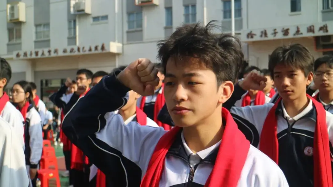 培英文武实验学校隆重举行2024届中考百日冲刺誓师大会-第22张图片-四季读书网 培英文武实验学校隆重举行2024届中考百日冲刺誓师大会-第22张图片-四季读书网