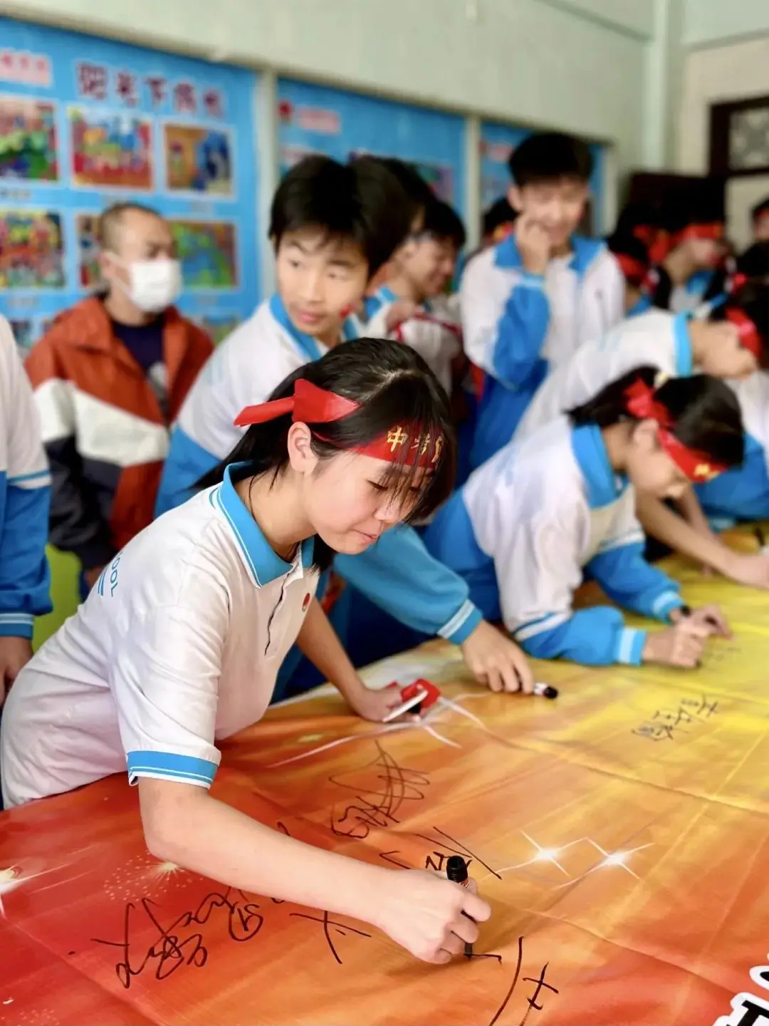鏖战百日迎中考 踔厉奋发向未来丨博罗长城学校2024届中考百日誓师大会-第114张图片-四季读书网