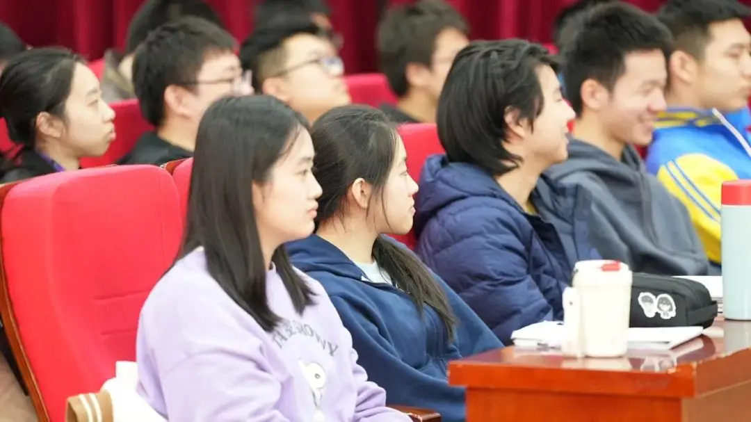 北大中文系教授走进精华!教你高考作文不丢冤枉分!-第6张图片-四季读书网