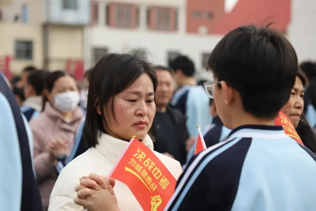 逐梦中考  圆梦青春——濮阳市九中李凤婷老师在中考百日誓师大会上的励志演讲-第5张图片-四季读书网