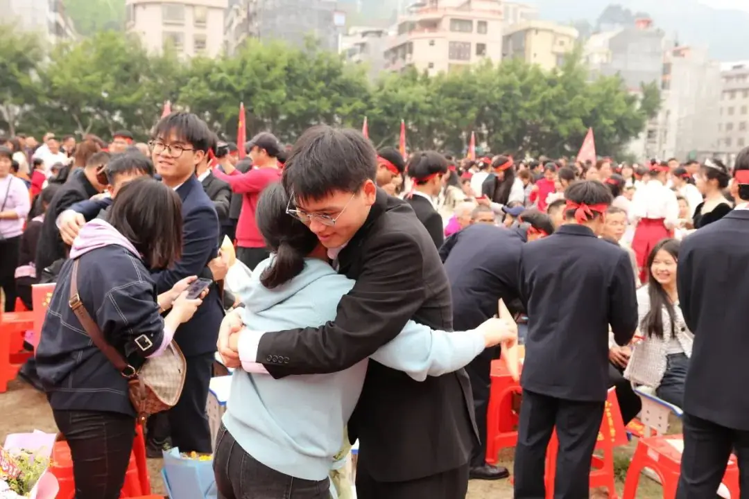 十八而志 赢战高考-第18张图片-四季读书网 十八而志 赢战高考-第18张图片-四季读书网
