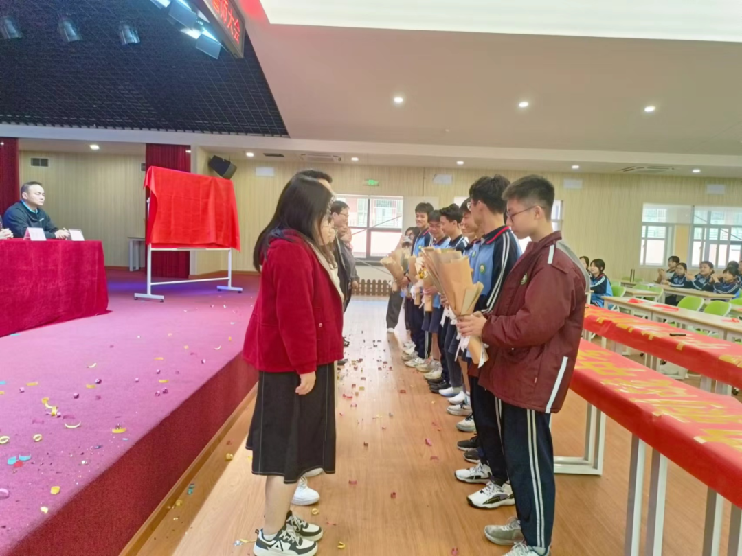 决战中考  为梦想而战——东莞市东城品尚实验学校2024年中考百日誓师大会-第13张图片-四季读书网