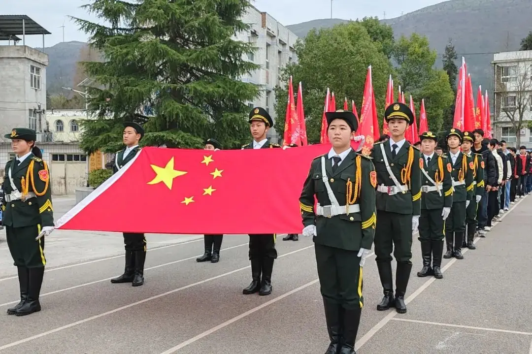 【砥砺奋进·决胜中考】利川市南坪乡民族初级中学2024年决胜中考誓师大会-第9张图片-四季读书网