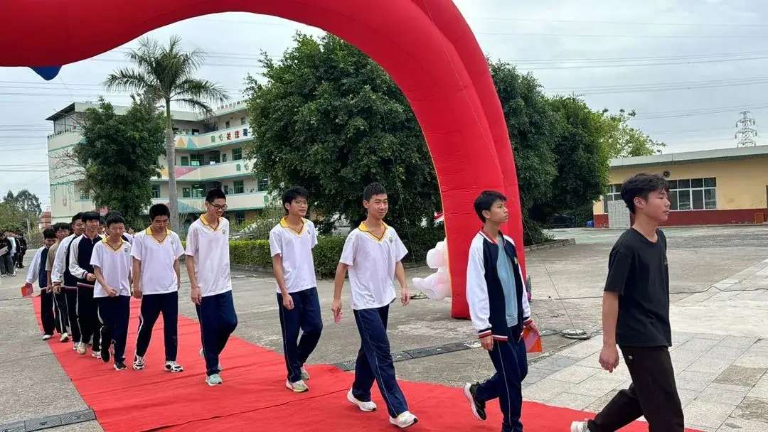 决战百日 圆梦中考 —弘德实验学校2024届中考百日誓师大会-第9张图片-四季读书网 决战百日 圆梦中考 —弘德实验学校2024届中考百日誓师大会-第9张图片-四季读书网