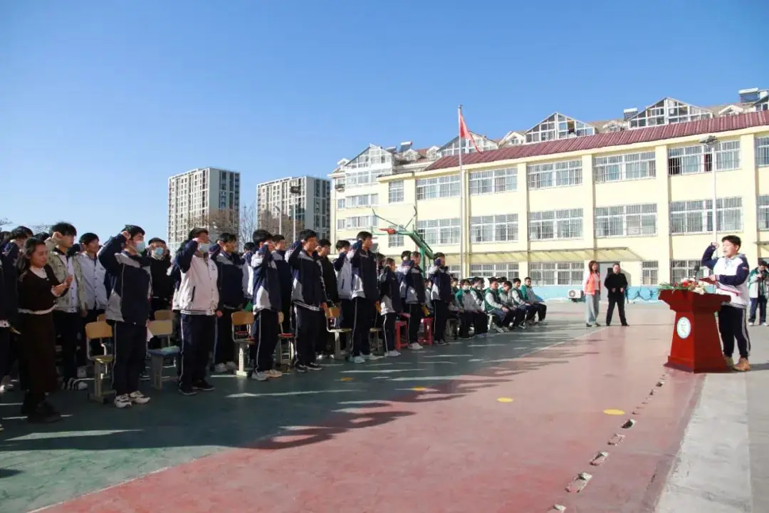 “砥砺奋进,决战高考” ——青岛交通职业学校2024年决战高考誓师大会-第26张图片-四季读书网
