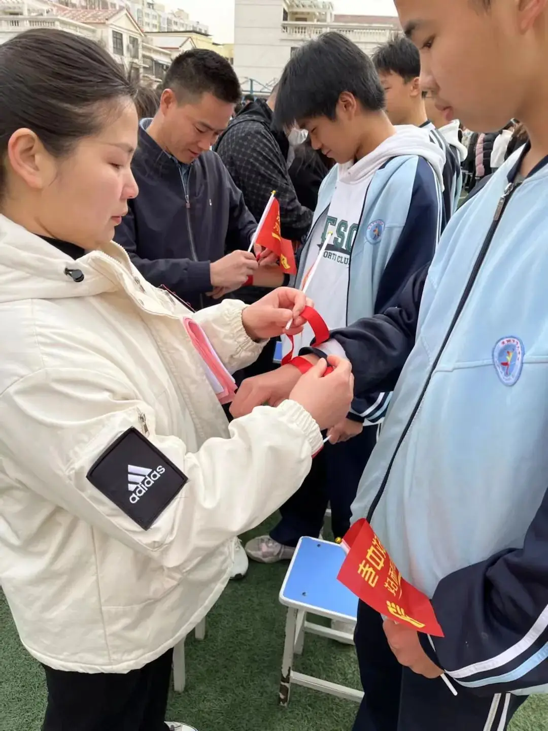 逐梦中考  圆梦青春——濮阳市九中李凤婷老师在中考百日誓师大会上的励志演讲-第7张图片-四季读书网