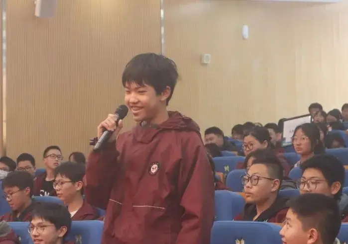 鼓舞士气扬自信,厉兵秣马战中考——天府三中2021级中考动员会-第34张图片-四季读书网 鼓舞士气扬自信,厉兵秣马战中考——天府三中2021级中考动员会-第34张图片-四季读书网