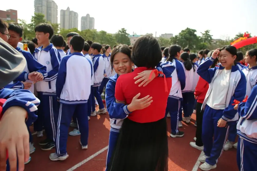 奋战百日 决胜中考 —— 九潭中学2024届中考百日誓师大会圆满举行-第38张图片-四季读书网
