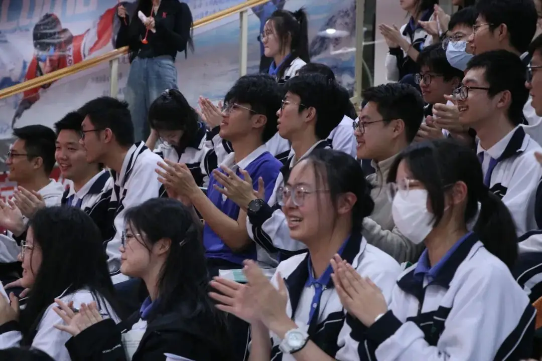 高考誓师|厚德学子勇夺深一模全市前200名,万元奖励现场颁发!-第20张图片-四季读书网 高考誓师|厚德学子勇夺深一模全市前200名,万元奖励现场颁发!-第20张图片-四季读书网