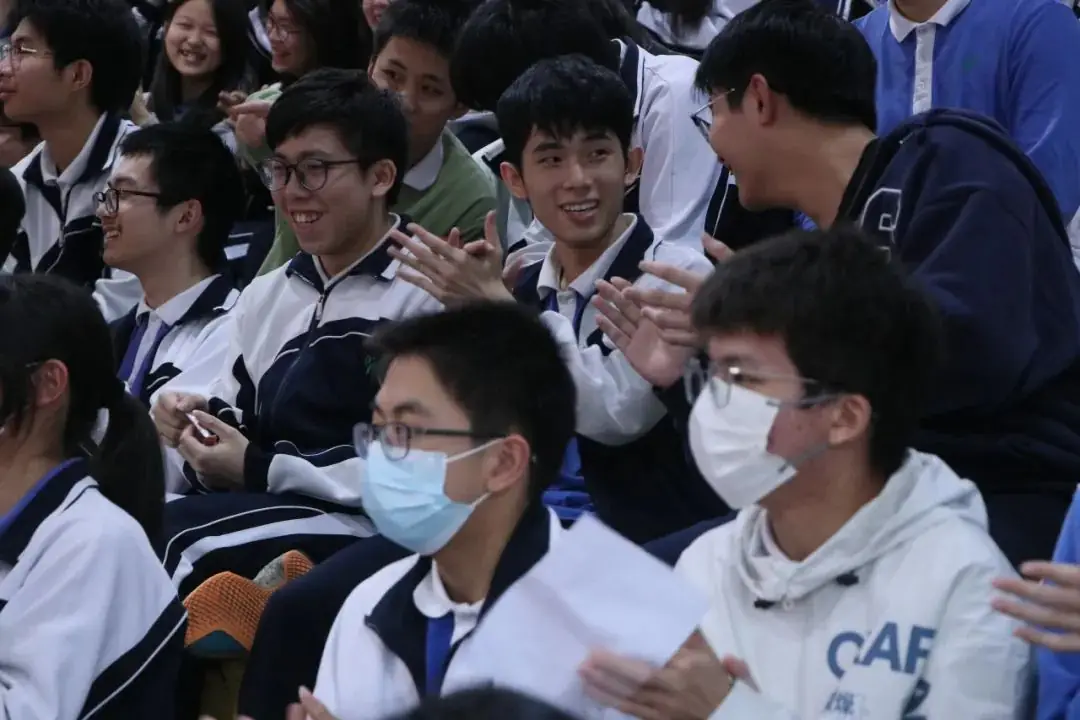 高考誓师|厚德学子勇夺深一模全市前200名,万元奖励现场颁发!-第19张图片-四季读书网 高考誓师|厚德学子勇夺深一模全市前200名,万元奖励现场颁发!-第19张图片-四季读书网