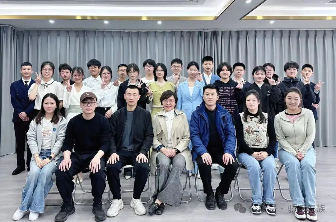 中考播音全真模拟考试圆满落幕,学生们展现出色风采!-第19张图片-四季读书网 中考播音全真模拟考试圆满落幕,学生们展现出色风采!-第19张图片-四季读书网