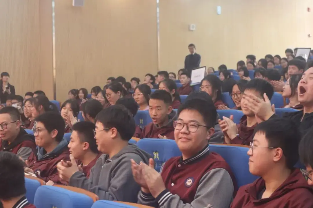 鼓舞士气扬自信,厉兵秣马战中考——天府三中2021级中考动员会-第35张图片-四季读书网 鼓舞士气扬自信,厉兵秣马战中考——天府三中2021级中考动员会-第35张图片-四季读书网
