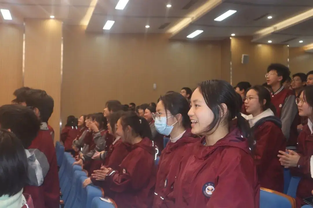 鼓舞士气扬自信,厉兵秣马战中考——天府三中2021级中考动员会-第41张图片-四季读书网 鼓舞士气扬自信,厉兵秣马战中考——天府三中2021级中考动员会-第41张图片-四季读书网