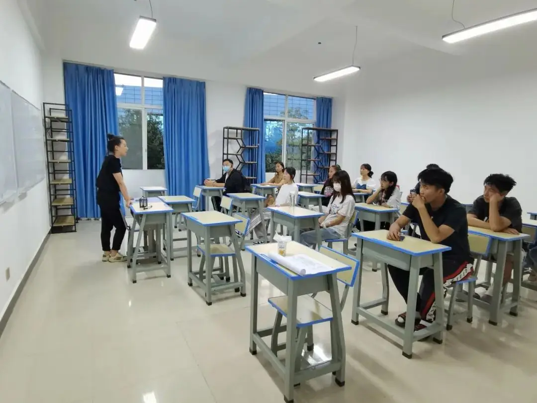 昆明黑马学校2024届高考【半学期】冲刺班 第11张 昆明黑马学校2024届高考【半学期】冲刺班 第11张