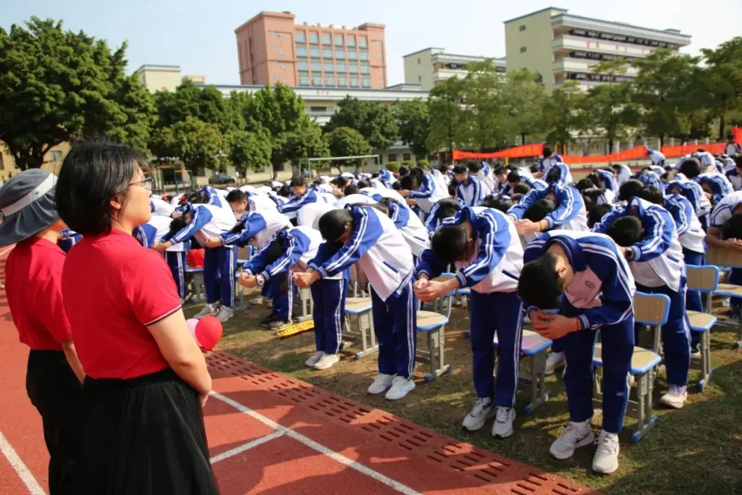 奋战百日 决胜中考 —— 九潭中学2024届中考百日誓师大会圆满举行-第35张图片-四季读书网