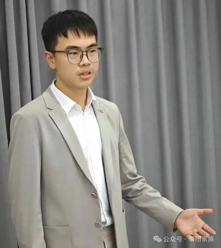 中考播音全真模拟考试圆满落幕,学生们展现出色风采!-第16张图片-四季读书网 中考播音全真模拟考试圆满落幕,学生们展现出色风采!-第16张图片-四季读书网
