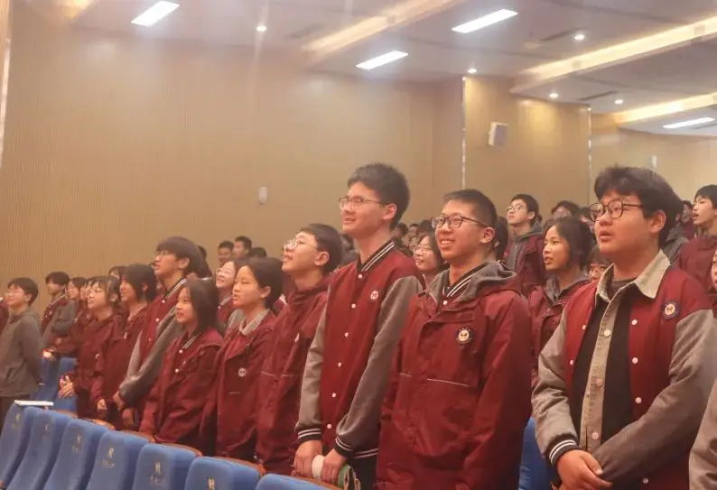鼓舞士气扬自信,厉兵秣马战中考——天府三中2021级中考动员会-第42张图片-四季读书网 鼓舞士气扬自信,厉兵秣马战中考——天府三中2021级中考动员会-第42张图片-四季读书网