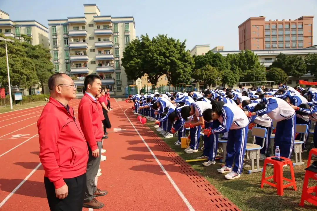 奋战百日 决胜中考 —— 九潭中学2024届中考百日誓师大会圆满举行-第34张图片-四季读书网