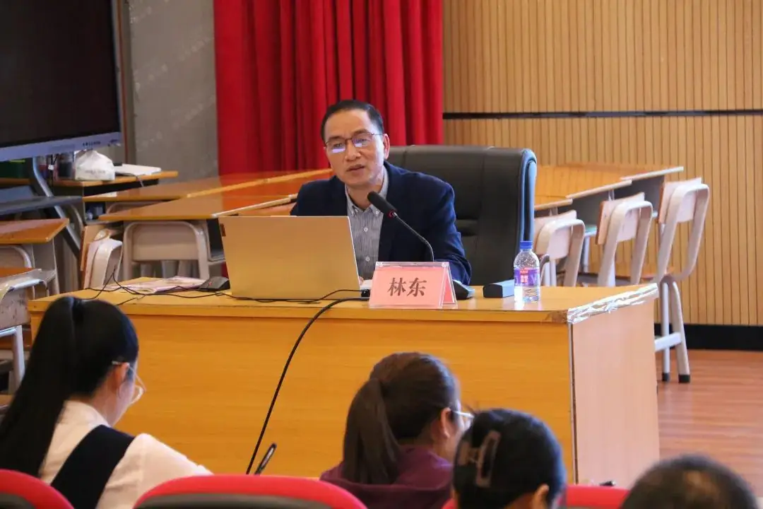 2024年化学中考备考研讨会在巴马一中举行-第7张图片-四季读书网