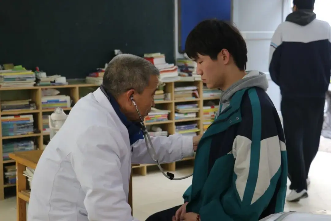 高考体检 | 绛县三维高级中学高三学子高考体检工作圆满结束-第8张图片-四季读书网 高考体检 | 绛县三维高级中学高三学子高考体检工作圆满结束-第8张图片-四季读书网