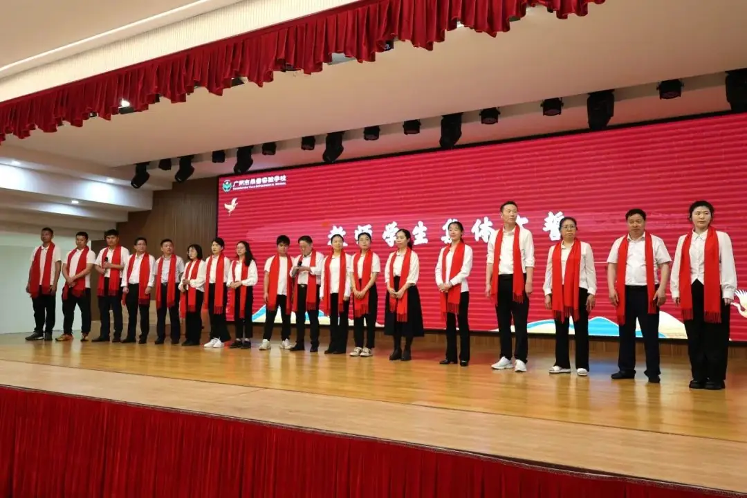 燃!中考必胜!百日冲刺誓师大会点燃梦想之火-第14张图片-四季读书网 燃!中考必胜!百日冲刺誓师大会点燃梦想之火-第14张图片-四季读书网