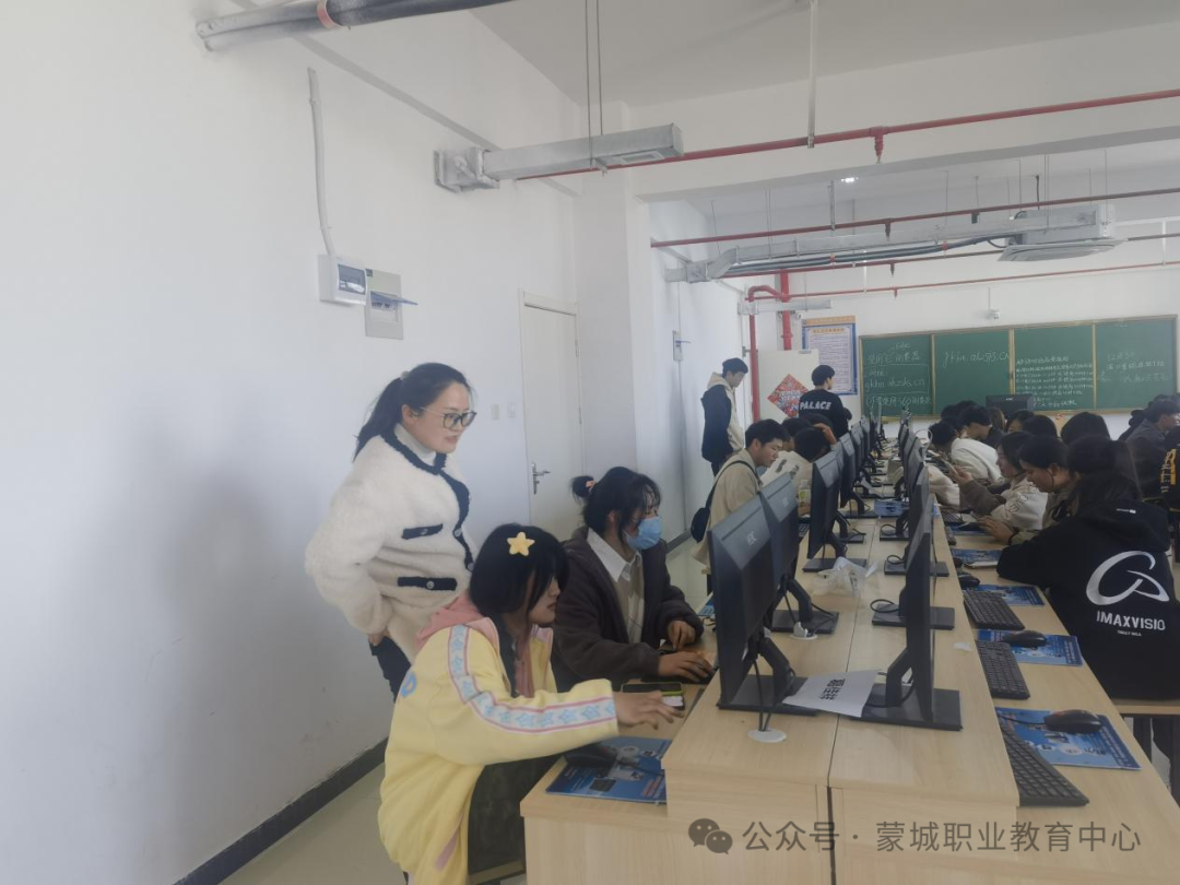 蒙城县职业教育中心全力做好高考志愿填报服务:精准指导,科学报考-第3张图片-四季读书网