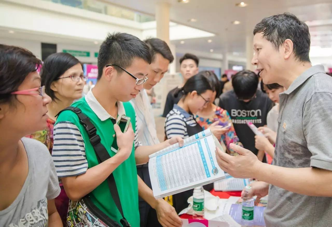 高考“潜规则”曝光:高中生必须知道的真相-第1张图片-四季读书网 高考“潜规则”曝光:高中生必须知道的真相-第1张图片-四季读书网
