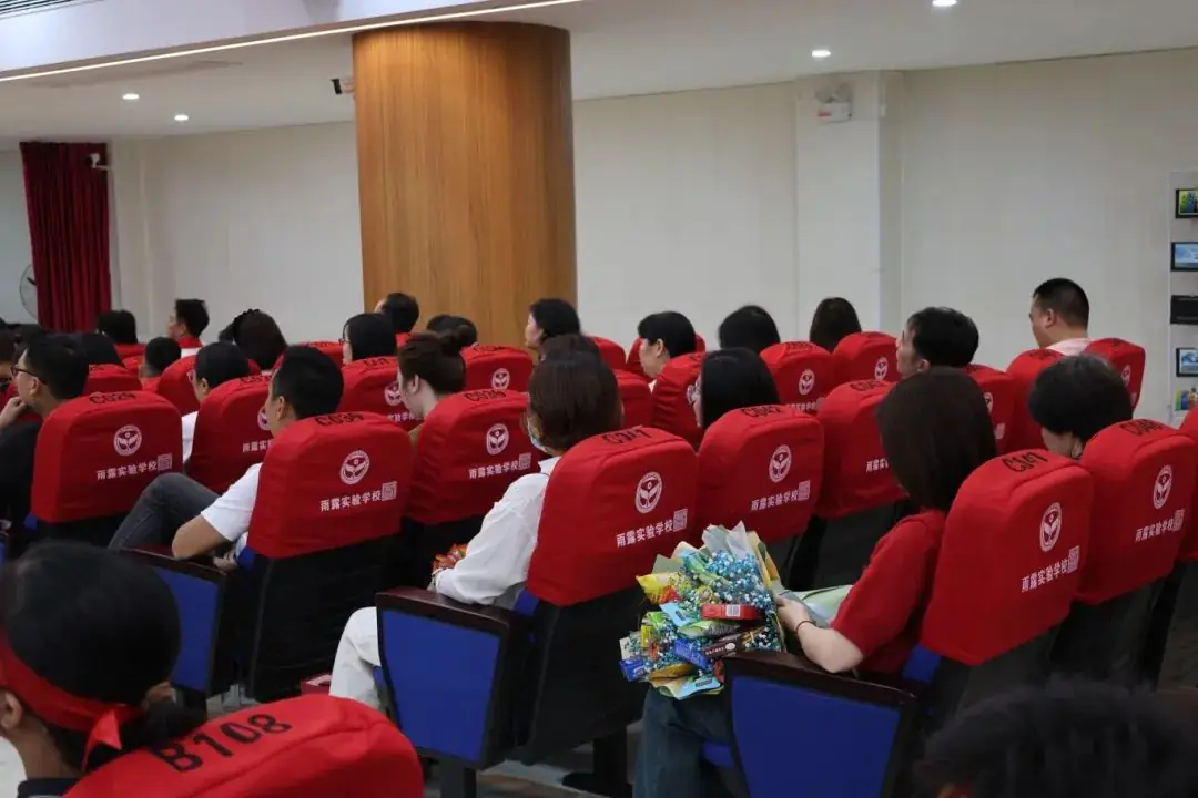 燃!中考必胜!百日冲刺誓师大会点燃梦想之火-第10张图片-四季读书网 燃!中考必胜!百日冲刺誓师大会点燃梦想之火-第10张图片-四季读书网