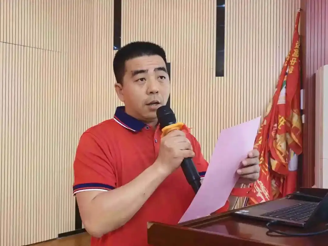 向光而行 决胜中考——纪中浪网中学隆重举办2024届中考百日誓师大会-第5张图片-四季读书网 向光而行 决胜中考——纪中浪网中学隆重举办2024届中考百日誓师大会-第5张图片-四季读书网