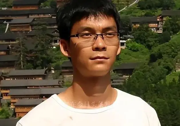 唐尚珺将参加24年高考,得知目标院校后,网友哀其不幸怒其不争-第2张图片-四季读书网
