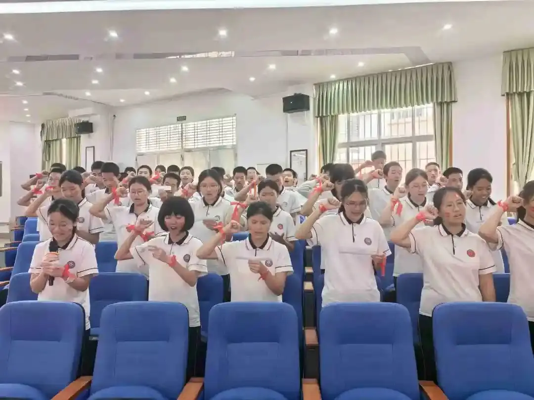 向光而行 决胜中考——纪中浪网中学隆重举办2024届中考百日誓师大会-第43张图片-四季读书网 向光而行 决胜中考——纪中浪网中学隆重举办2024届中考百日誓师大会-第43张图片-四季读书网