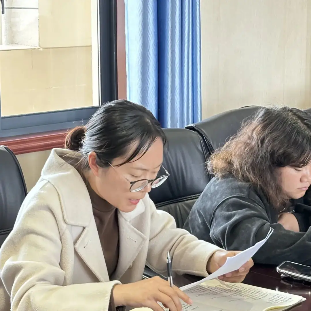 我校初中部(龙凤中学)召开2024年中考会考第二次备考会-第6张图片-四季读书网