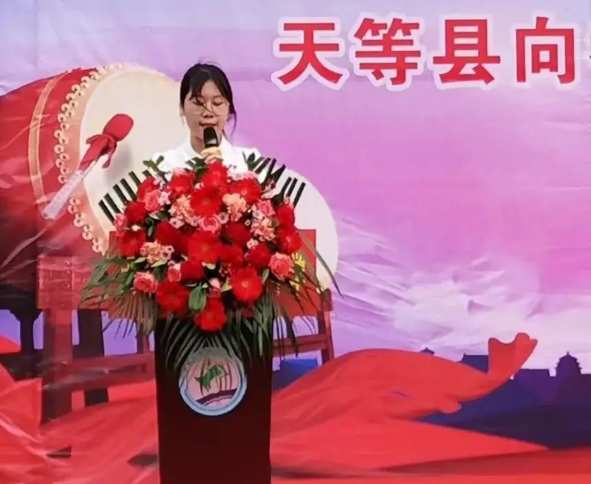热辣滚烫战中考 百日拼搏铸辉煌 ——天等县向都镇初级中学开展2024年中考誓师大会-第5张图片-四季读书网 热辣滚烫战中考 百日拼搏铸辉煌 ——天等县向都镇初级中学开展2024年中考誓师大会-第5张图片-四季读书网