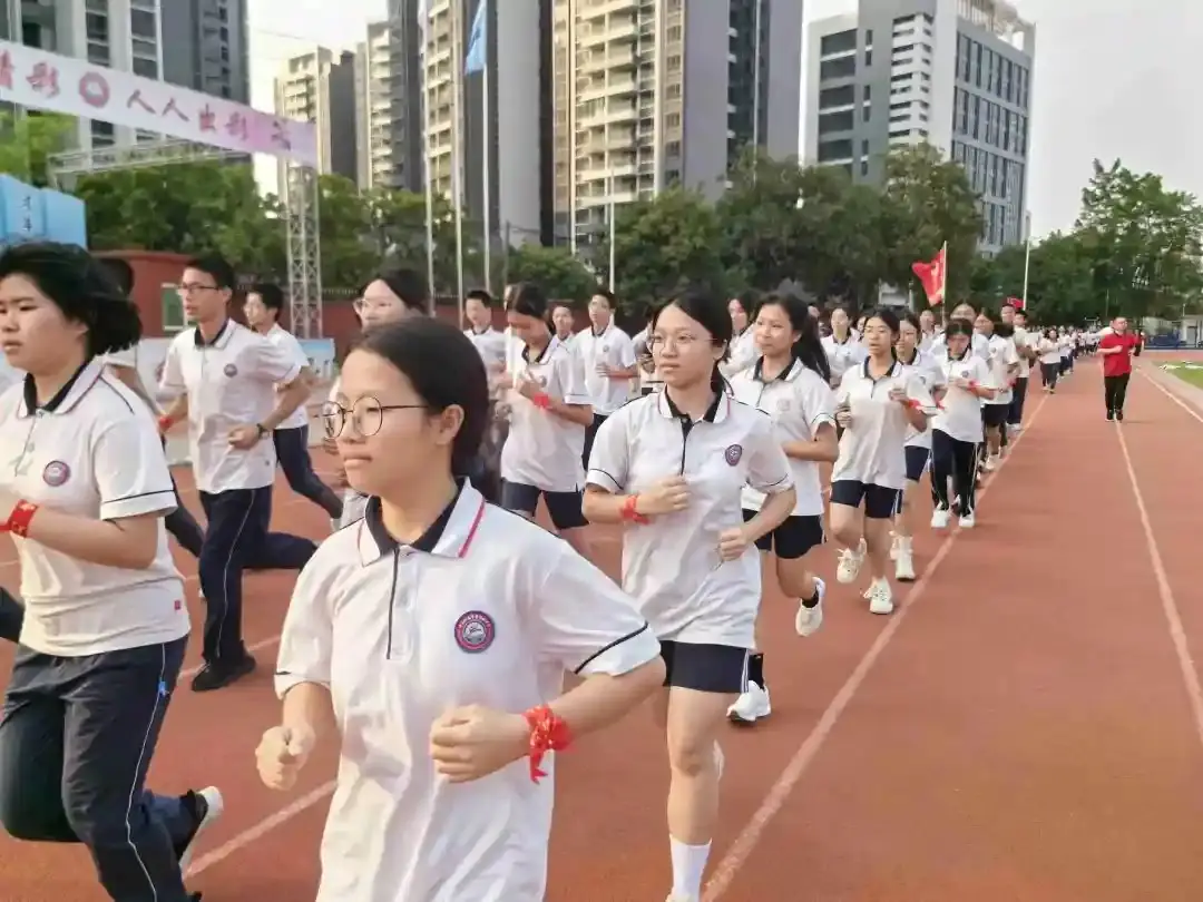 向光而行 决胜中考——纪中浪网中学隆重举办2024届中考百日誓师大会-第90张图片-四季读书网 向光而行 决胜中考——纪中浪网中学隆重举办2024届中考百日誓师大会-第90张图片-四季读书网