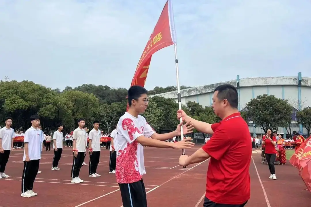 战百日,夺桂冠——碧江中学2024年中考百日誓师大会-第23张图片-四季读书网 战百日,夺桂冠——碧江中学2024年中考百日誓师大会-第23张图片-四季读书网