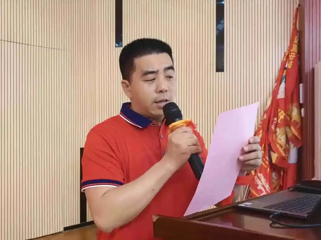 向光而行 决胜中考——纪中浪网中学隆重举办2024届中考百日誓师大会-第7张图片-四季读书网 向光而行 决胜中考——纪中浪网中学隆重举办2024届中考百日誓师大会-第7张图片-四季读书网