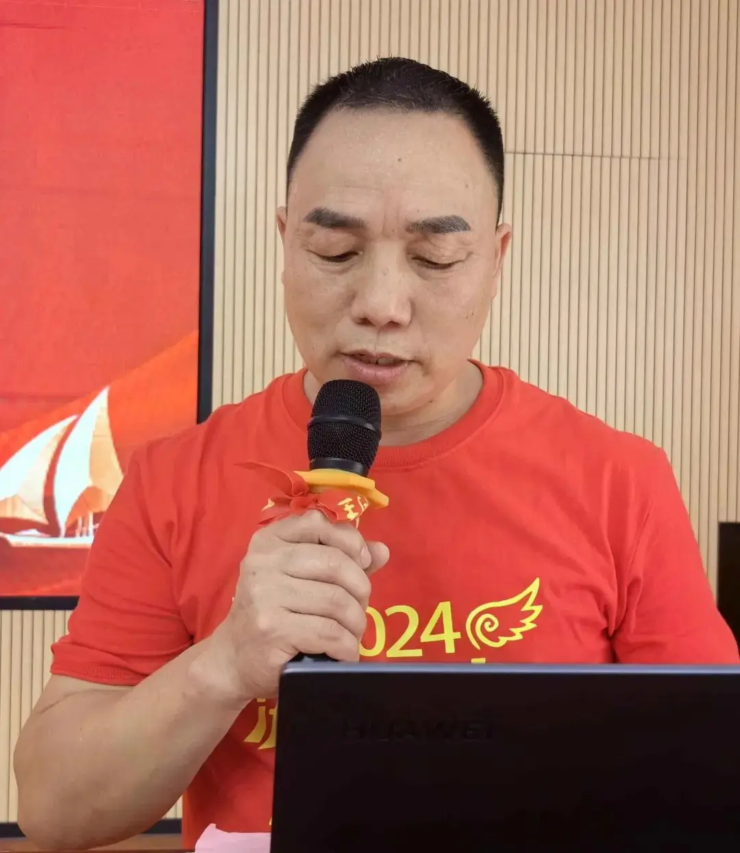 向光而行 决胜中考——纪中浪网中学隆重举办2024届中考百日誓师大会-第16张图片-四季读书网 向光而行 决胜中考——纪中浪网中学隆重举办2024届中考百日誓师大会-第16张图片-四季读书网