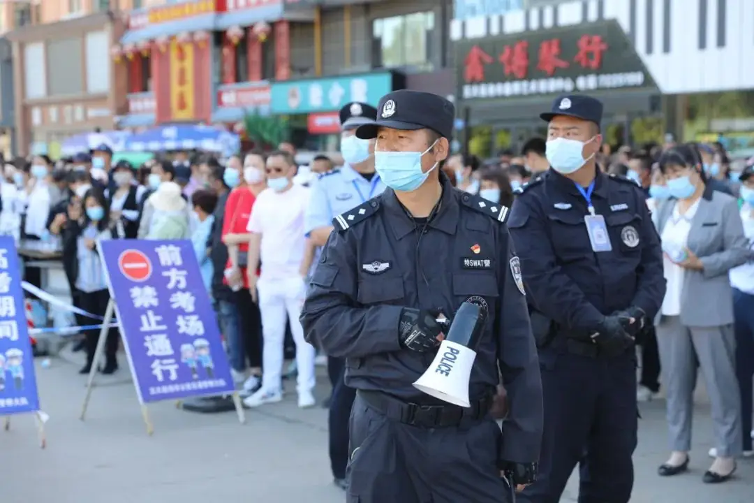 【助力高考】 学子迎战高考 公安全程安保——五大连池市公安局投入多警强化高考安保工作-第5张图片-四季读书网 【助力高考】 学子迎战高考 公安全程安保——五大连池市公安局投入多警强化高考安保工作-第5张图片-四季读书网