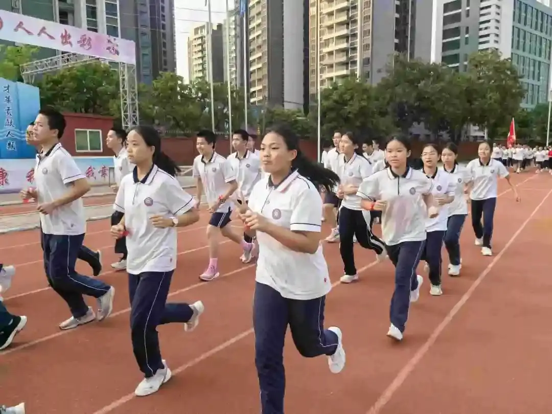 向光而行 决胜中考——纪中浪网中学隆重举办2024届中考百日誓师大会-第85张图片-四季读书网 向光而行 决胜中考——纪中浪网中学隆重举办2024届中考百日誓师大会-第85张图片-四季读书网