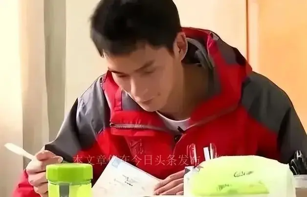 唐尚珺将参加24年高考,得知目标院校后,网友哀其不幸怒其不争-第5张图片-四季读书网