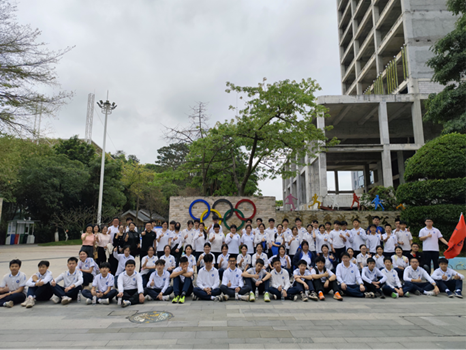 【思源·中考】百日扬鞭策马    七月似锦繁华——广州思源学校2024届中考百日誓师大会-第17张图片-四季读书网