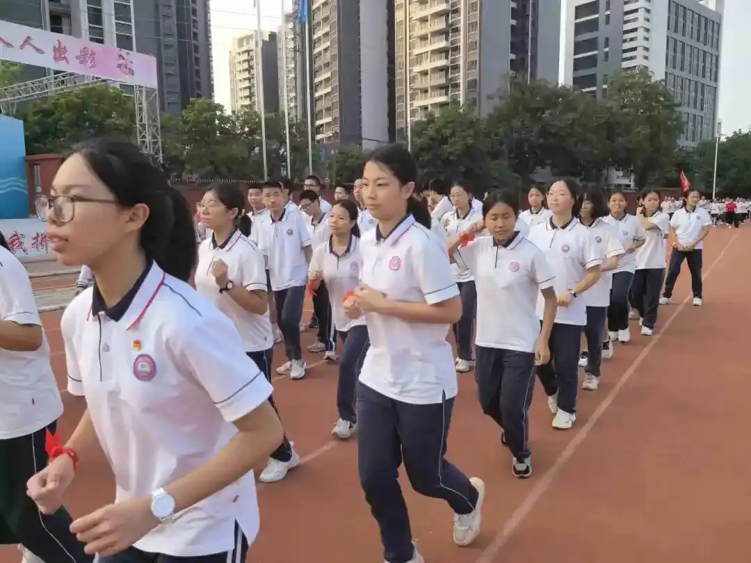 向光而行 决胜中考——纪中浪网中学隆重举办2024届中考百日誓师大会-第86张图片-四季读书网 向光而行 决胜中考——纪中浪网中学隆重举办2024届中考百日誓师大会-第86张图片-四季读书网